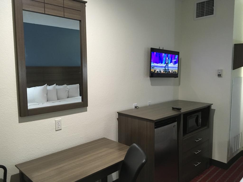 Americas Best Value Inn Decatur Exterior photo